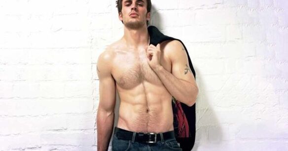 burrë brutal me penis të zgjeruar